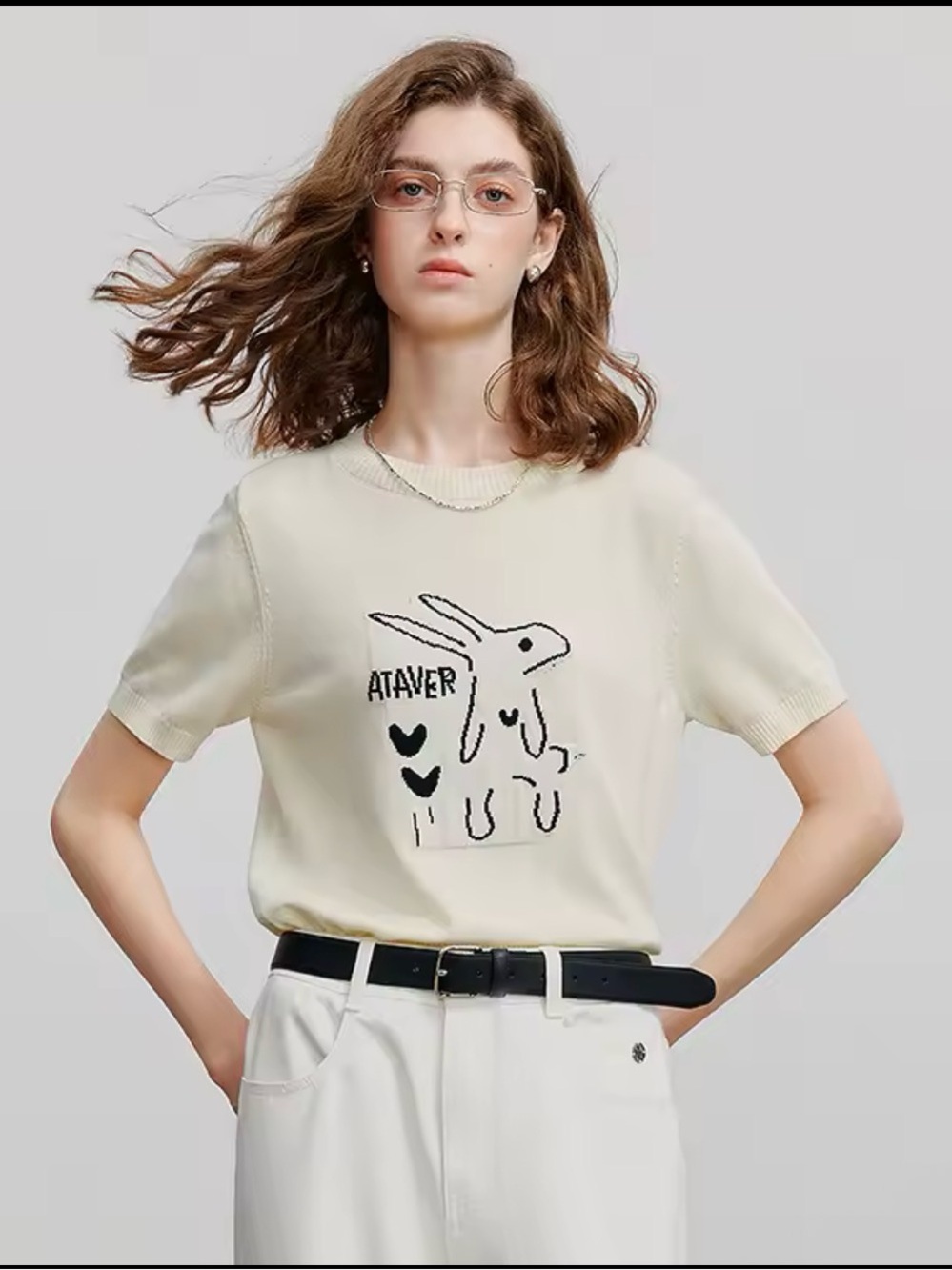 New Cream Short-Sleeve Knit Pullover Top with Rabbit Graphic Sz. S
